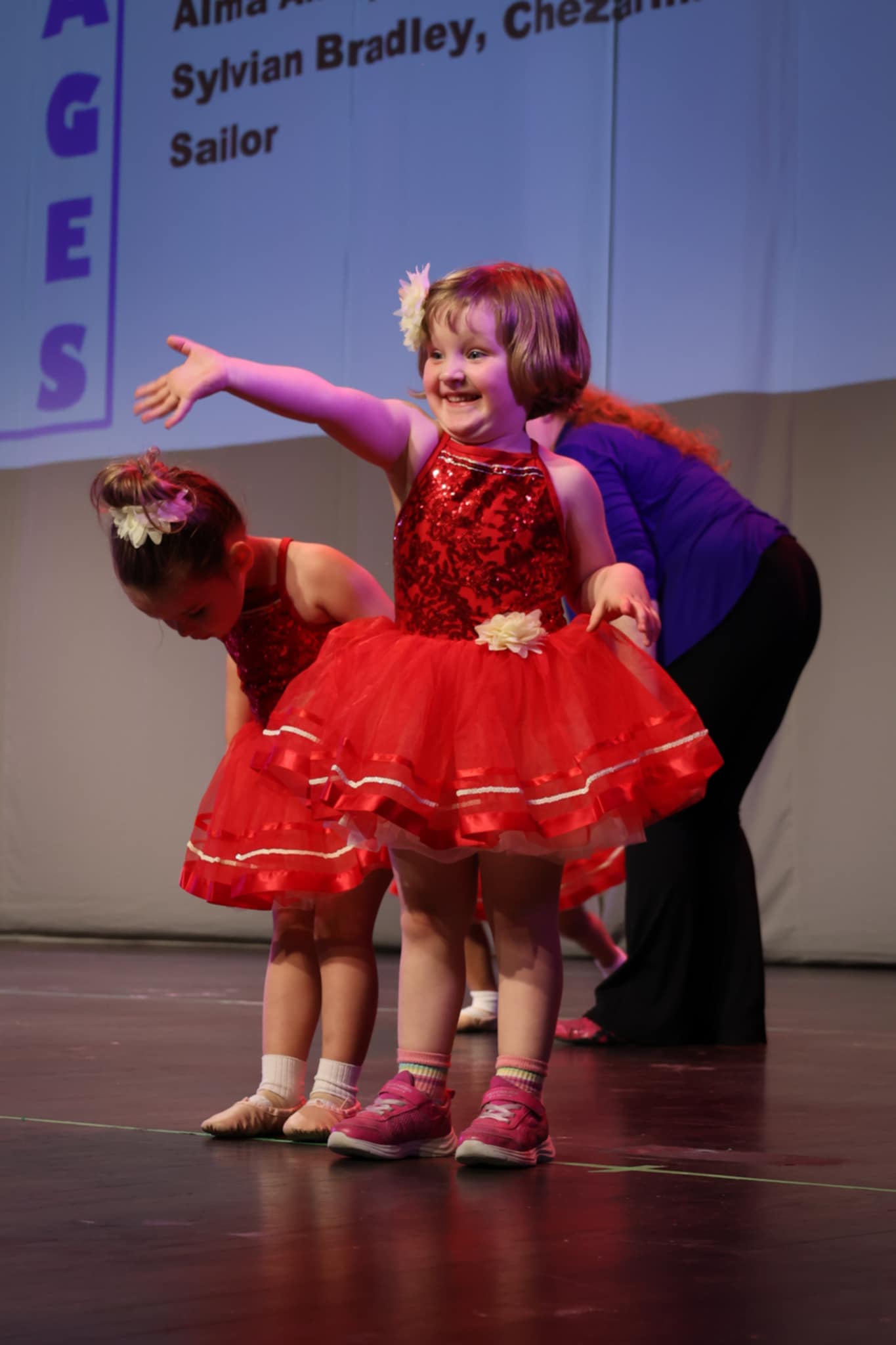 Stages Performing Arts School Ltd logo